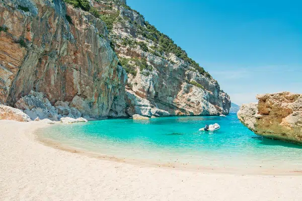 Mesmerizing Cala Mariolu beach