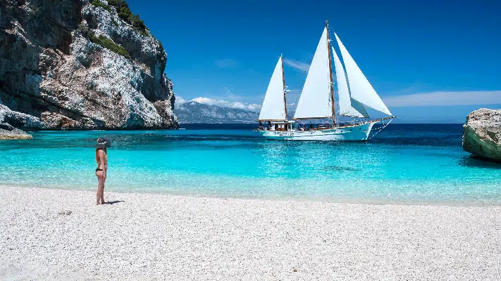 Mesmerizing Cala Mariolu beach