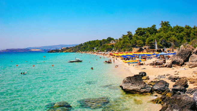 Best things to do in Kefalonia - Makris Gialos beach