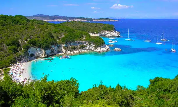 Top beaches in Ionian islands - Voutoumi beach