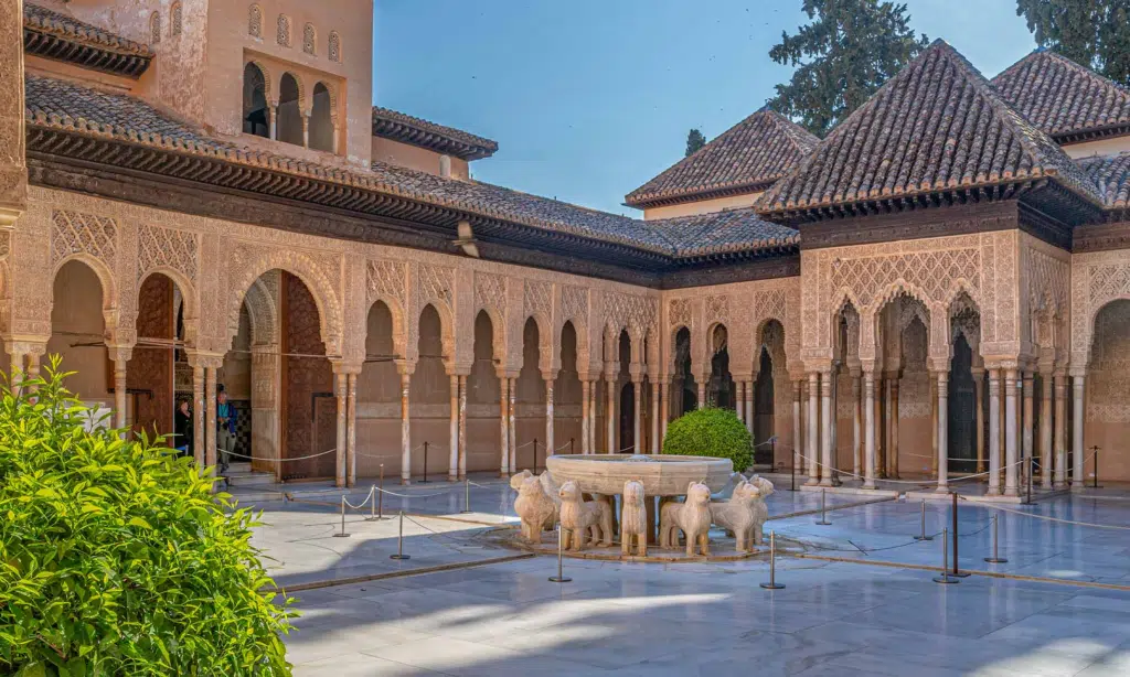 Charming Alhambra - Patio de los Leones