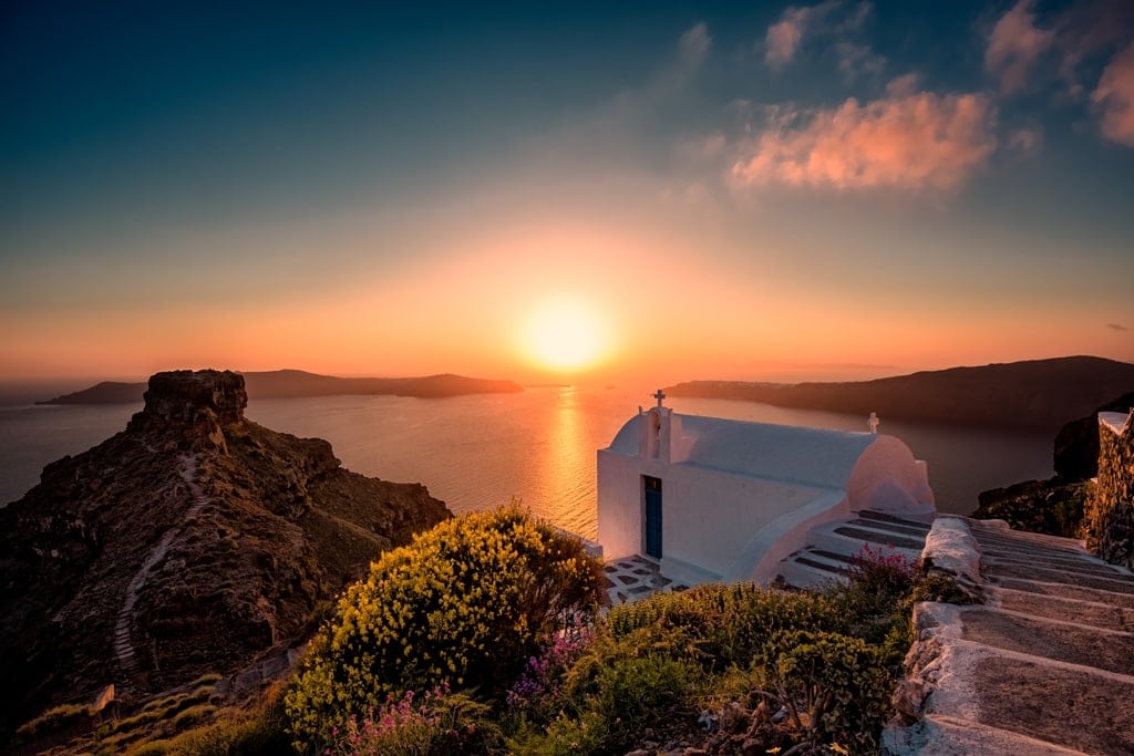 Sunset-at-Skaros-Rock-Santorini-Greece-min
