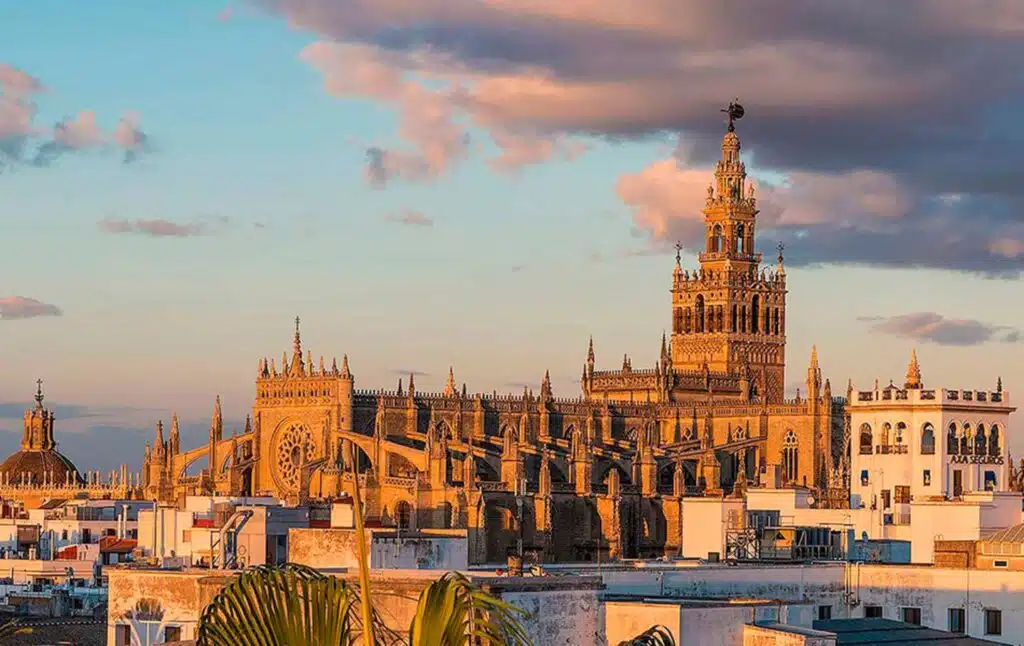 Seville travel guide - Giralda