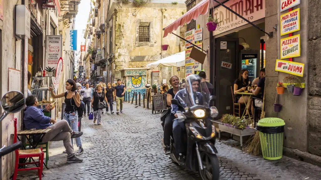 Top things to know before visiting Naples - Spaccanapoli