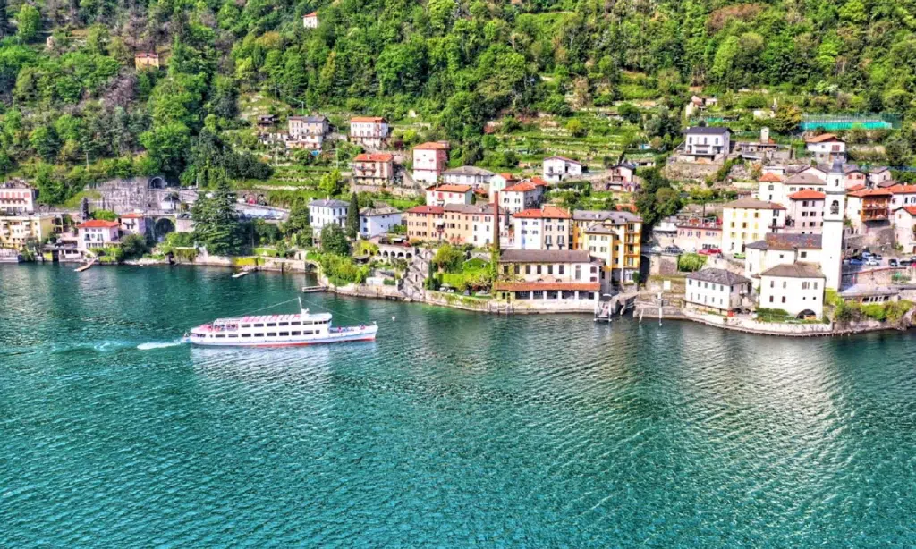 lake Como ferry