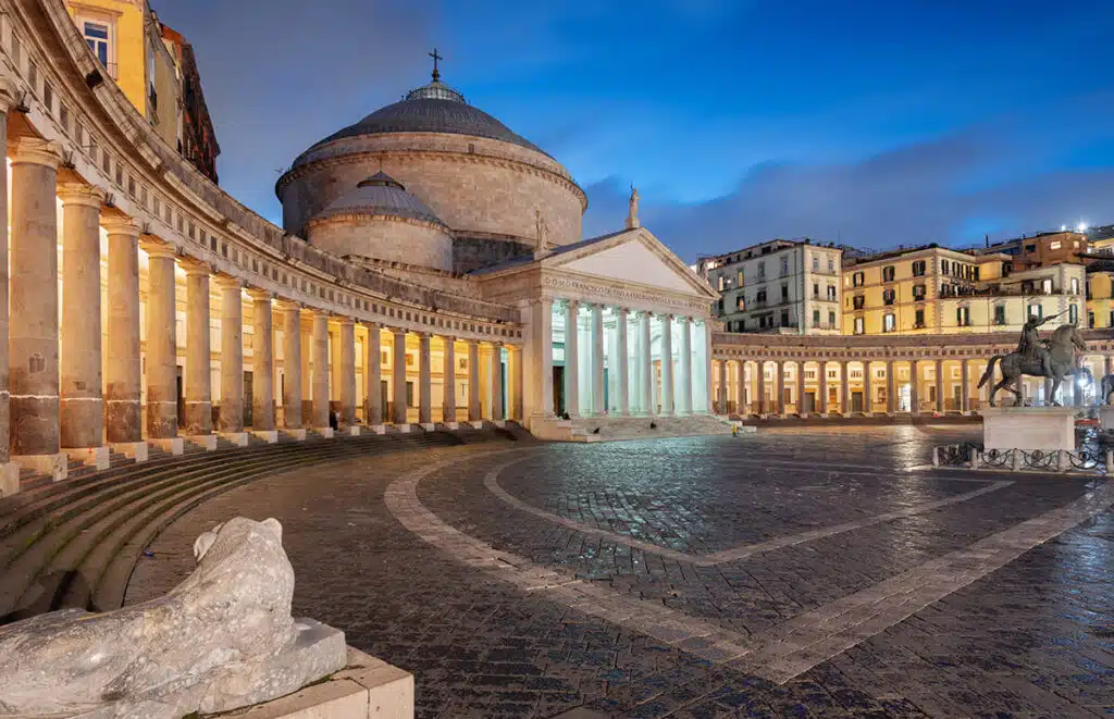 piazza-del-plebiscito-napoli