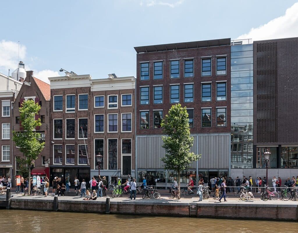 Amsterdam_(NL),_Anne-Frank-Huis_--_2015_--_7185