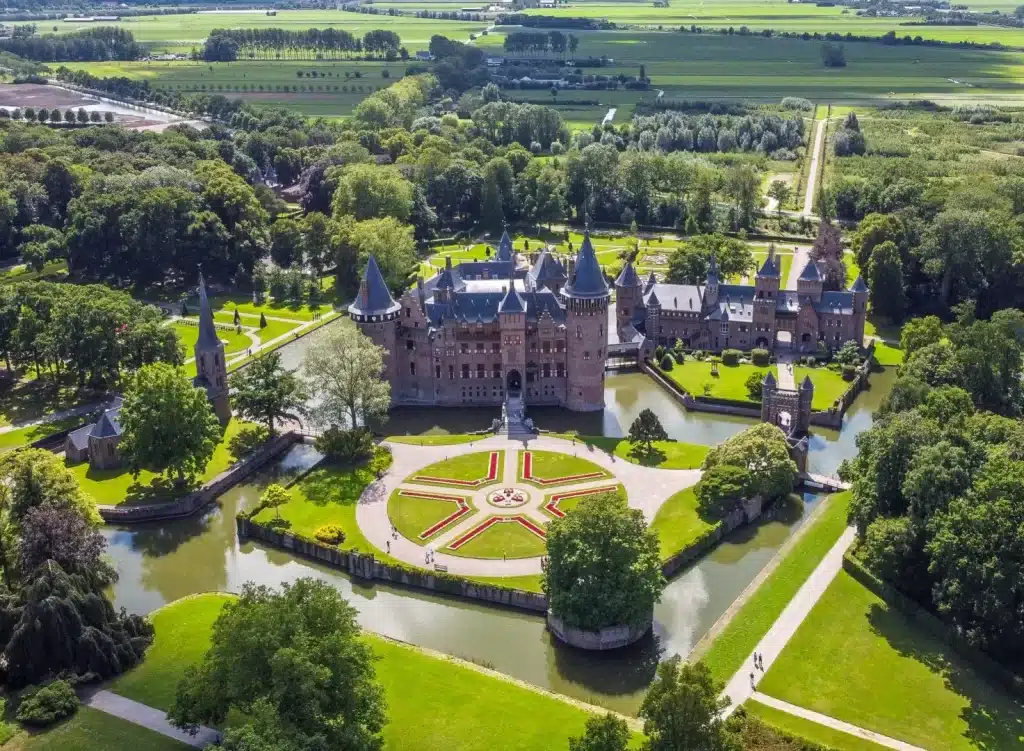 Enchanting castels in Holland - De Haar Castle