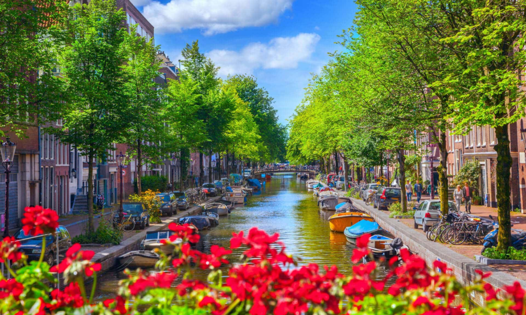 the best time to visit Amsterdam