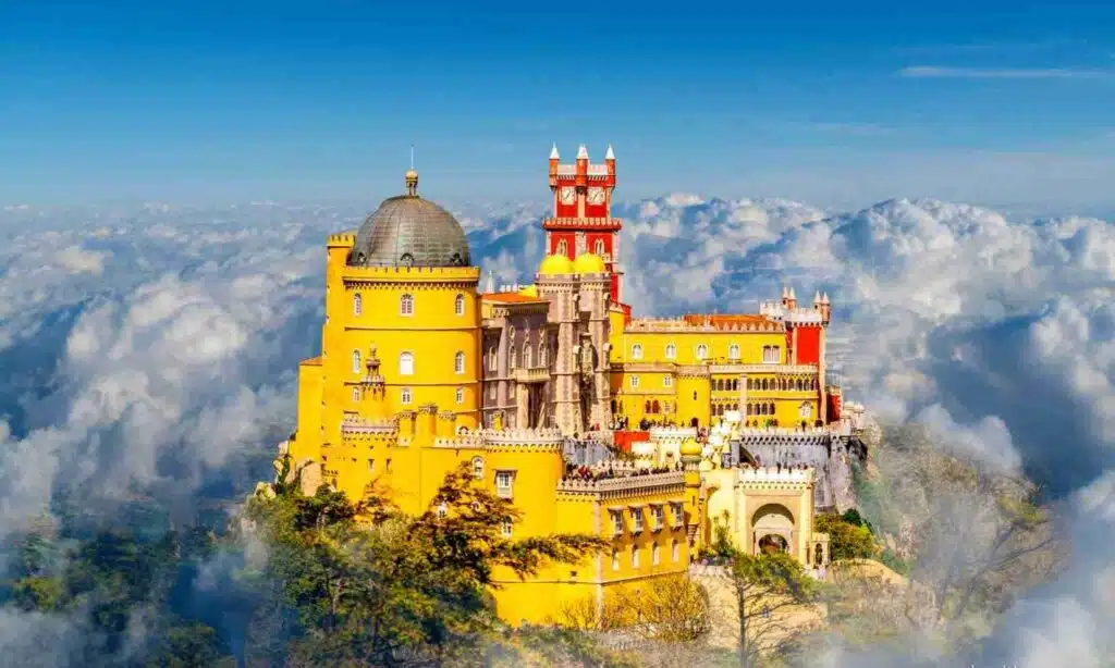 Sintra-Palacio-da-Pena_1168465315-Istock-XXG_29012021093726