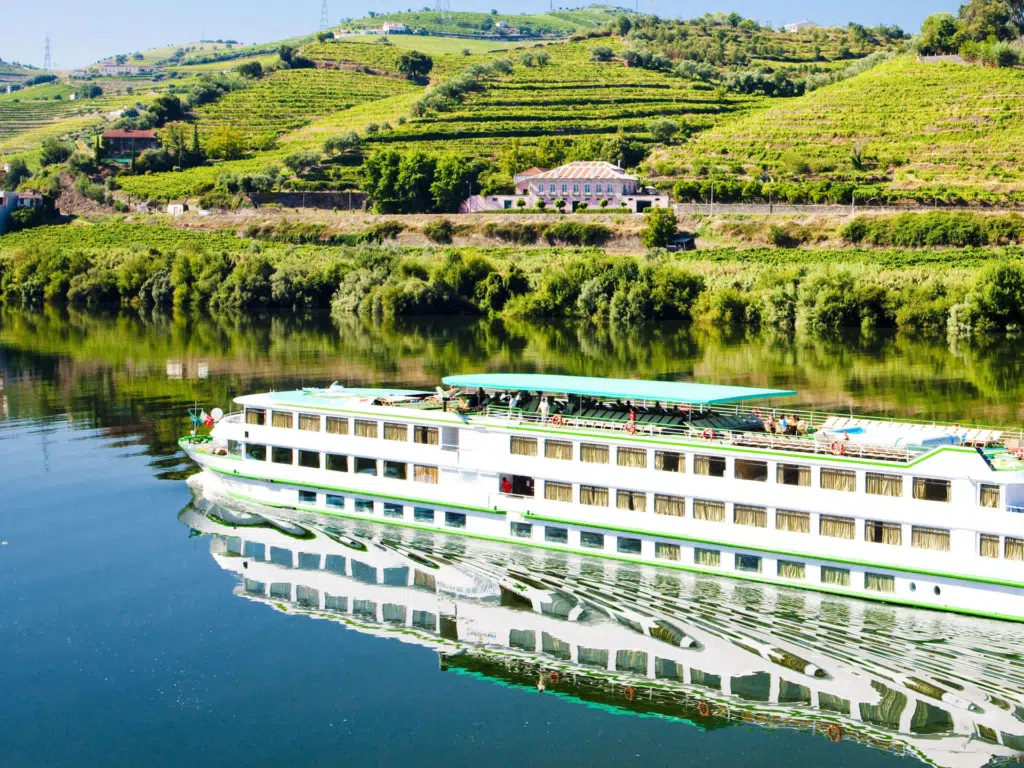 Boat trips on the Douro river