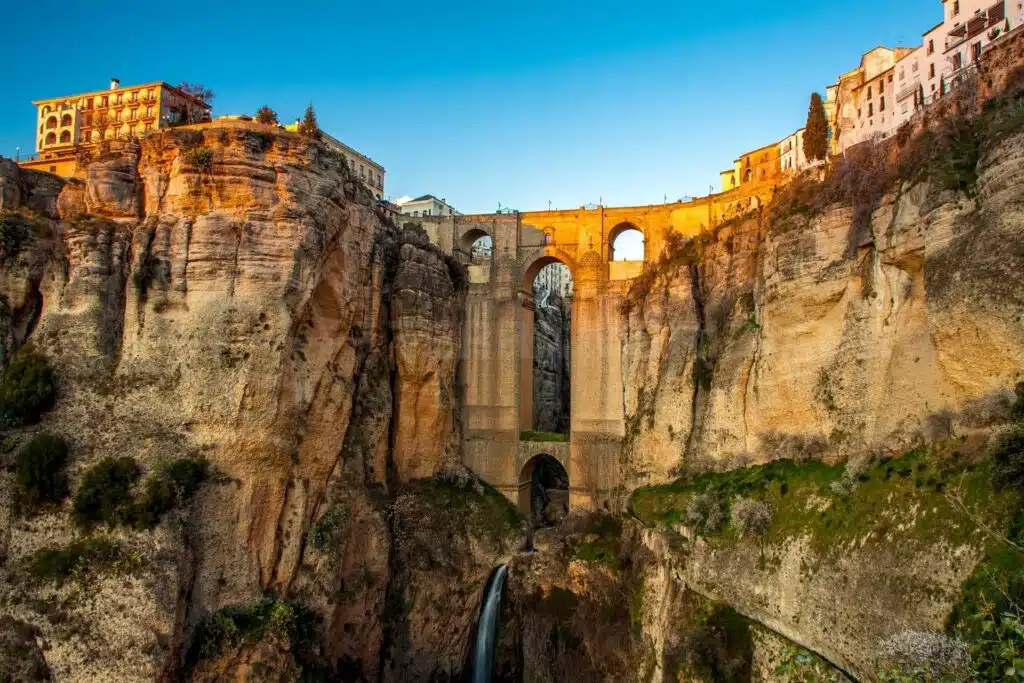 Ronda - shutterstock_129730139-Custom-1920x1280