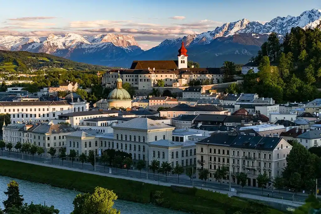 One-Day Trips from Vienna - Salzburg_(48489551981)