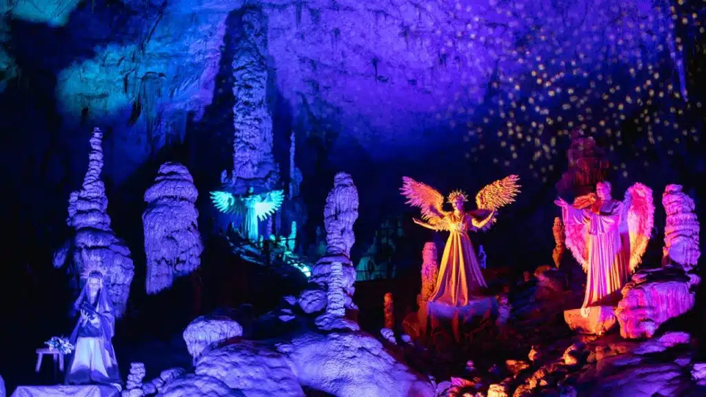 Christmas in Slovenia - Postojna Cave in Advent